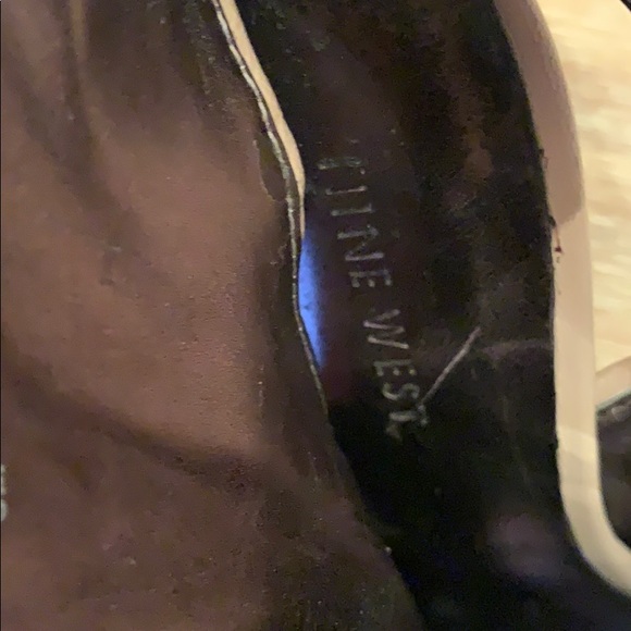 Nine West stylish booties w/ buckle. Tan. Size 8 - Picture 4 of 5